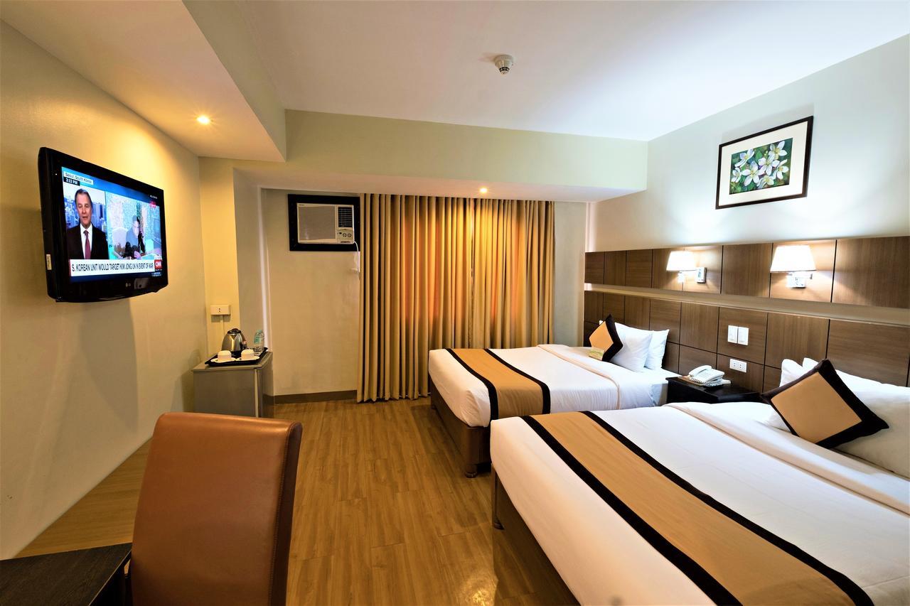 The Pinnacle Hotel And Suites Davao Exterior photo