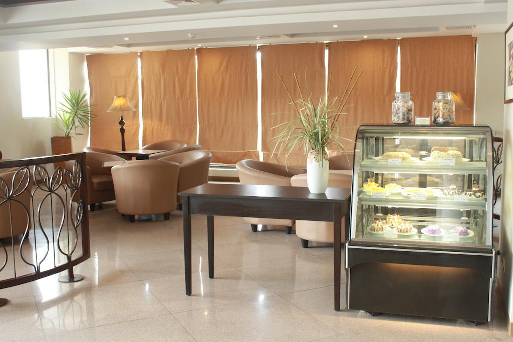 The Pinnacle Hotel And Suites Davao Exterior photo