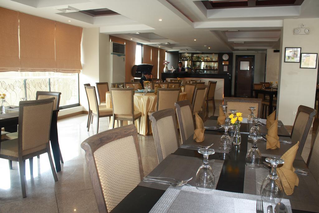 The Pinnacle Hotel And Suites Davao Exterior photo